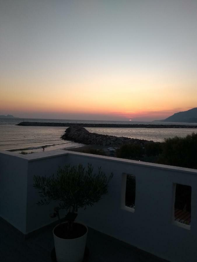 Appartement Golden Sun à Kokkinos Pirgos Extérieur photo
